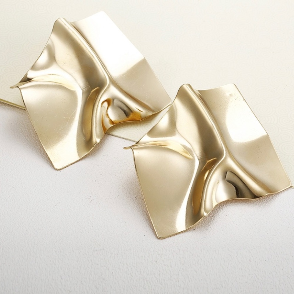 Gold Suqare Stud Earrings(NWT)